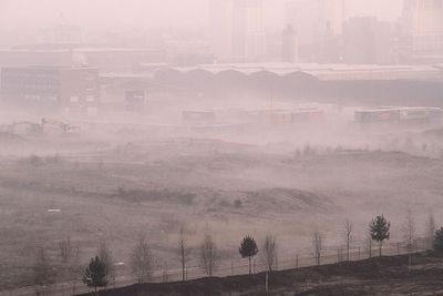 Nebel über dem Baugelände der Überseestadt-Nord, Bremen