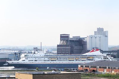 Kreuzfahrtschiff Braemar während des Tages am Getreidehafen in Bremen